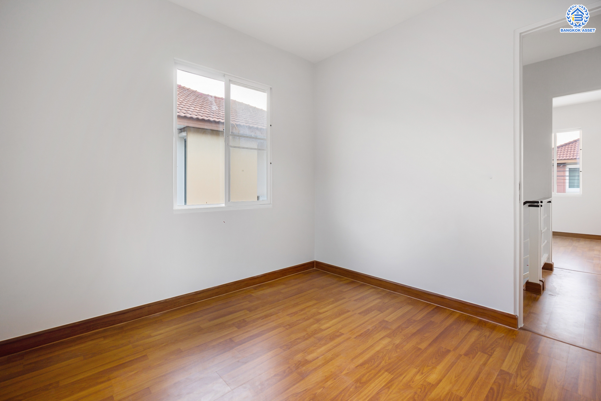 บ้านเดี่ยวมือสองนนทบุรี ม.ฮาบิเทีย ราชพฤกษ์-345 จากแบรนด์คุณภาพ Sansiri เนื้อที่ 50 ตร.ว. ฟังก์ชัน 3 ห้องนอน 2 ห้องน้ำ จอดรถได้ 2 คัน  บนทำเลติดถนนใหญ่345 พร้อมเชื่อมสู่ราชพฤกษ์, แจ้งวัฒนะ และติวานนท์ ฯลฯ ได้อย่างรวดเร็ว ใกล้ทางด่วน "ศรีสมาน" และรายล้อมด้วยสิ่งอำนวยความสะดวกครบ